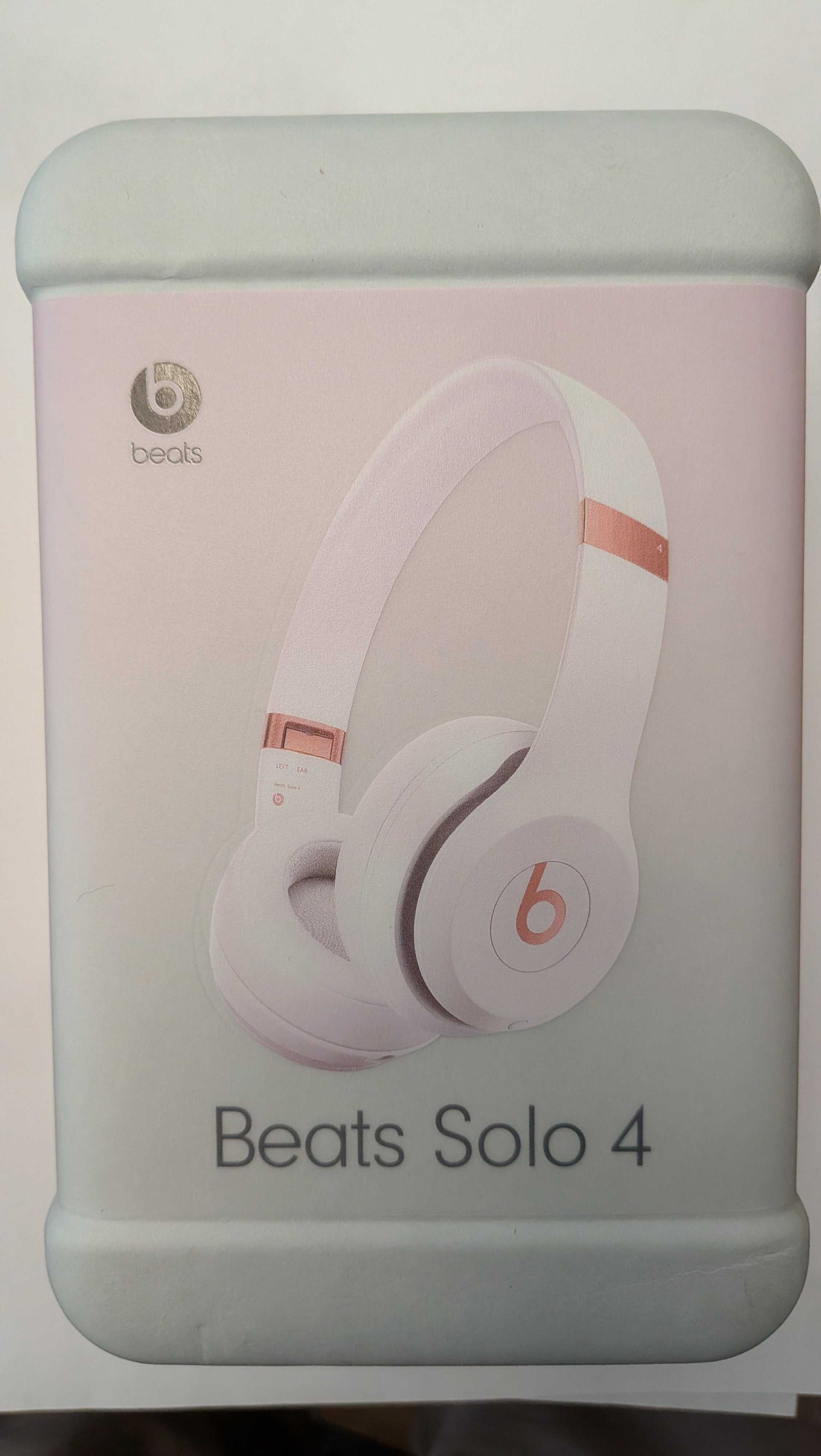 Beats solo 4 over the ear