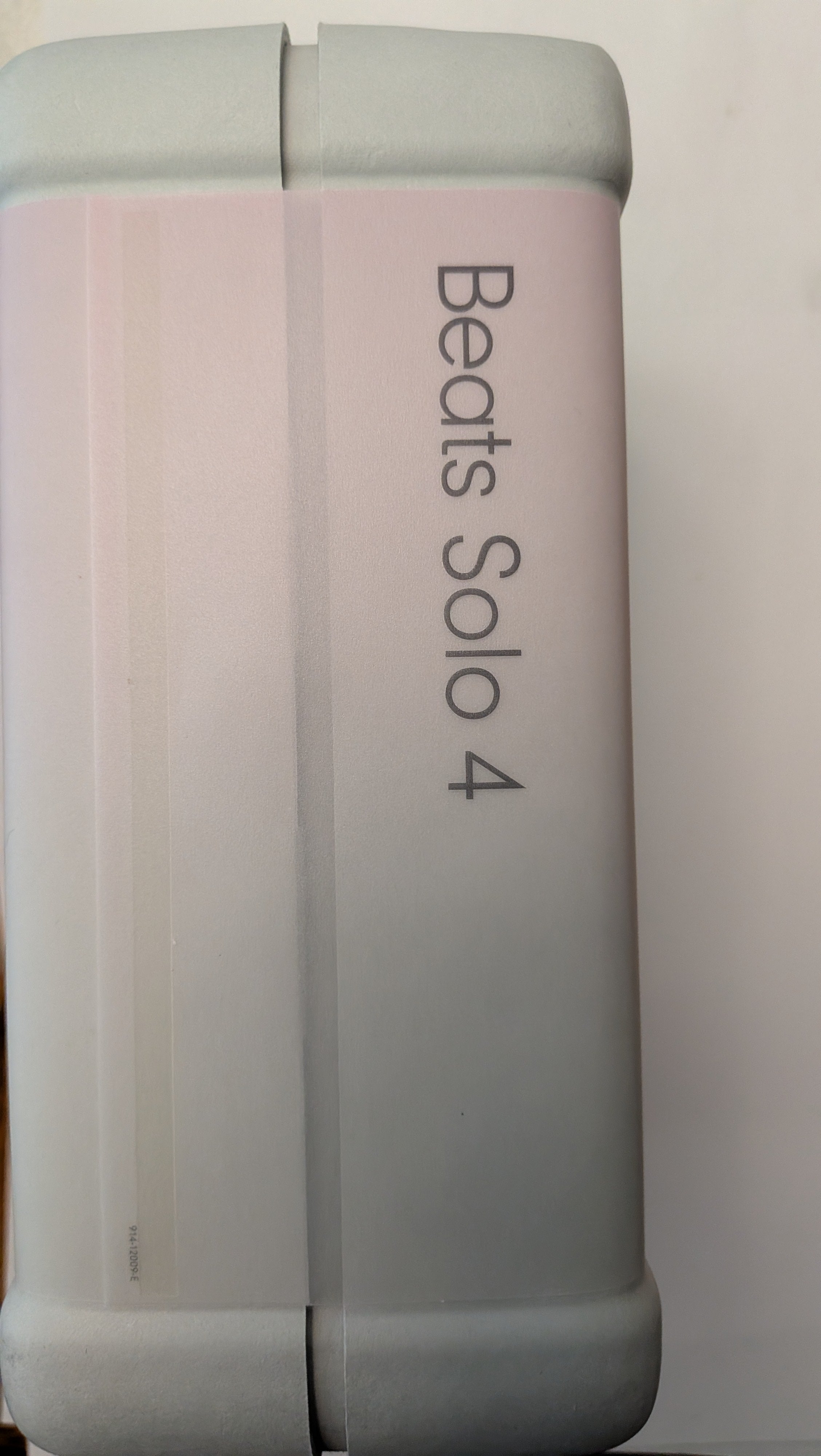 Beats solo 4 over the ear